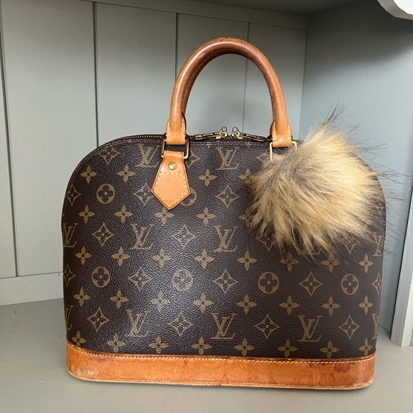 AUTHENTIC Louis Vuitton Alma - Picture 2 of 10